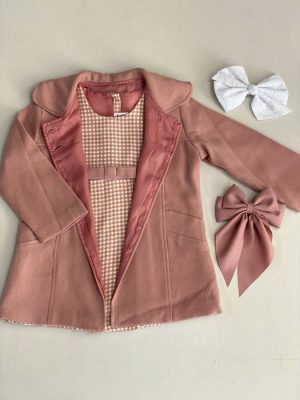 Vestido con abrigo rosa
