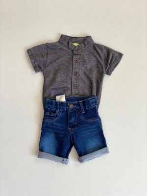 1101. Conjunto de camiseta negra de botones