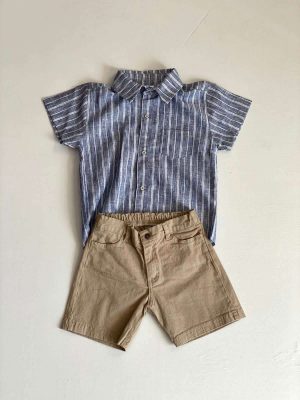 1105. Conjunto de camisa azul a rayas