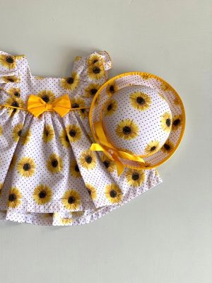 3277. Vestido de girasoles con sombrero
