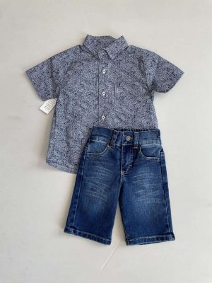 944. Conjunto de camis azul y short de mezclilla