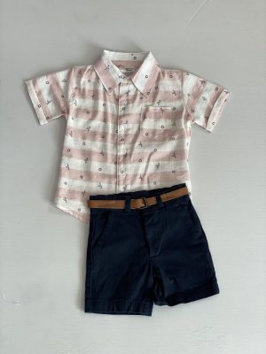 974. Conjunto con camisa rosa con blanco