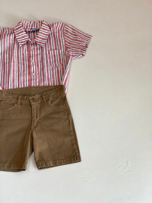 1138. Conjunto de camisa roja a rayas