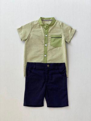 1148. Conjunto de camisa verde