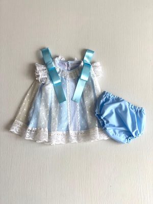 3293. Vestido de plumetti azul cielo