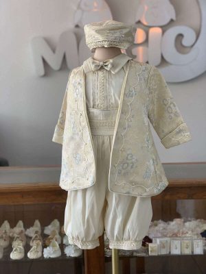 644. Ropon de principe con detalles azules en saco