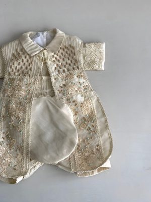 645. Ropon de estola totalmente bordada con detalles en azul