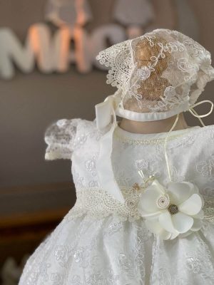 7081. Ropon ivory desmontable con detalles en encaje