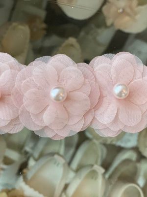 9081. Bandita de tres flores rosa con perlas