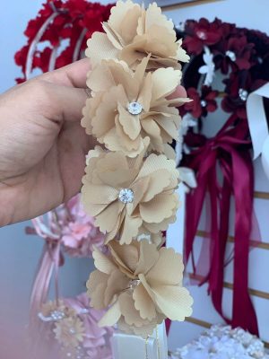 9096. Corona de flores beige