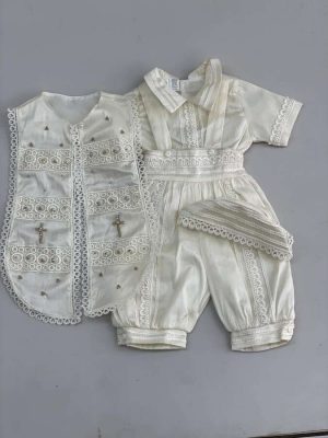616. Ropon de estola ivory con detalle de cruz