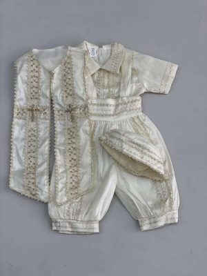 618. Ropon ivory de estola con detalle de cruz y bordado