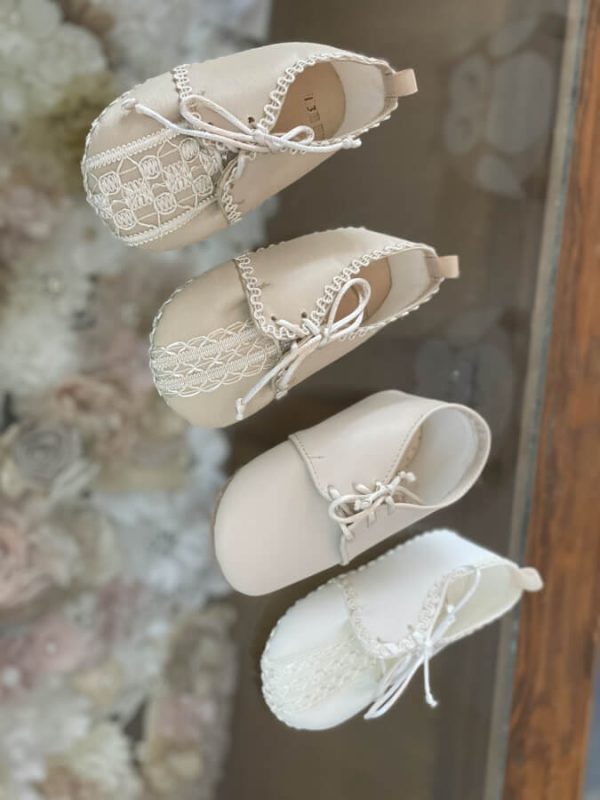 9048. Zapatos de niño