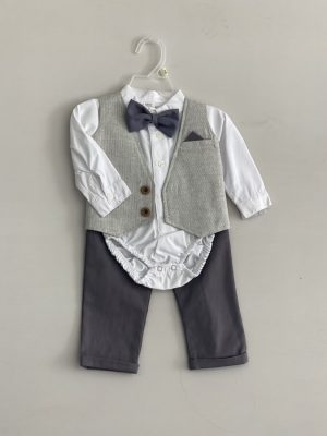 652. Conjunto cuatro piezas gris de chaleco