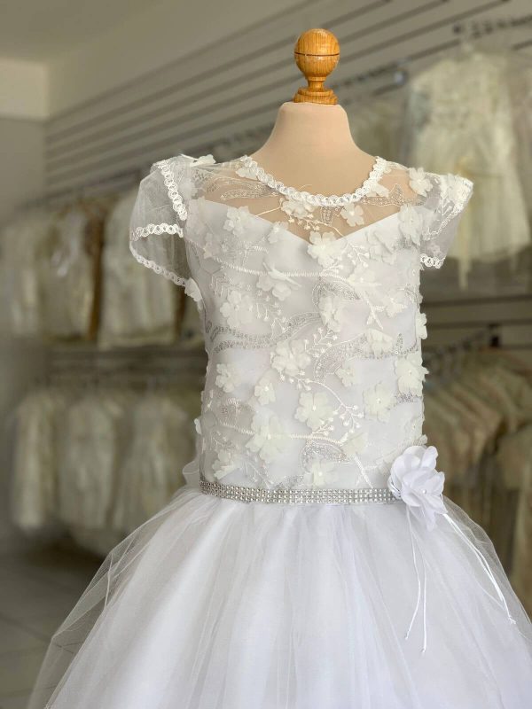 8100. Vestido Regina en blanco
