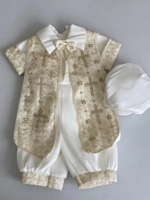 715. Ropon ivory de detalles en cruz bordados