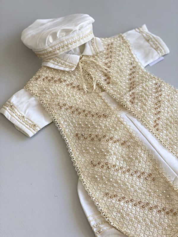 719. Ropon con estola bordada en dos tonos y detalles en perla