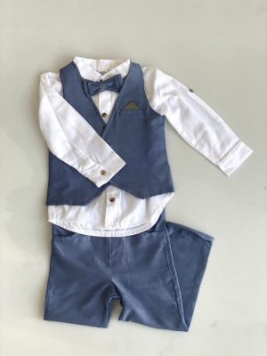 725. Conjunto cuatro piezas de chaleco azul