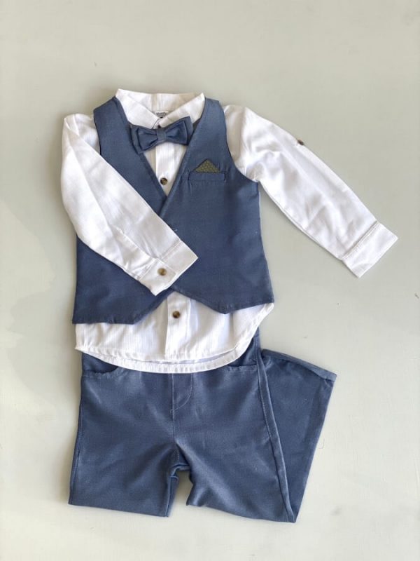 725. Conjunto cuatro piezas de chaleco azul