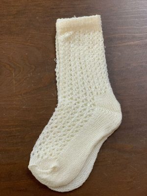 9127. Calcetas caladas beige