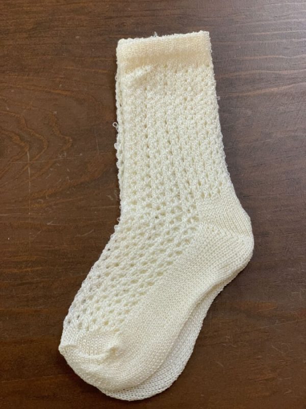 9127. Calcetas caladas beige