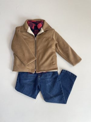 10021. Conjunto de chamarra beige en panita