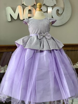 8110. Vestido morado en tul con detalle de moño