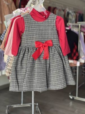 11061. Vesitdo de franela con detalle de blusita y moño