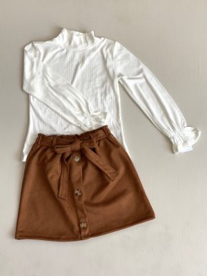 11076. Conjunto de falda mostaza y cuellito de tortuga