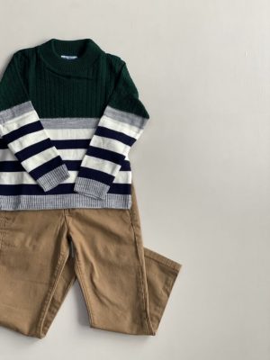 12030. Sueter a rayas blancas, grises y negras