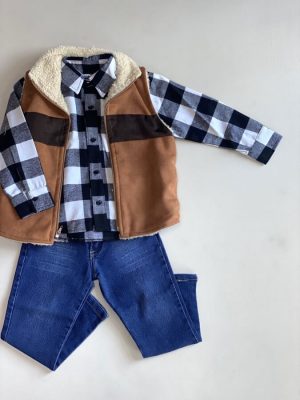 12043. Conjunto tres piezas de chaleco camel