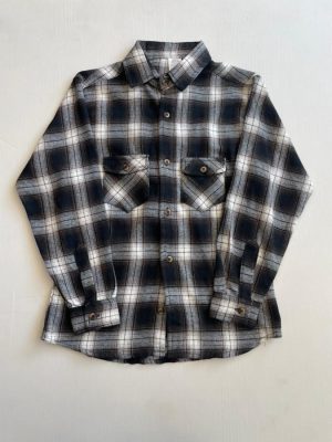 12066. Camisa a cuadros pequeños blanca con negro