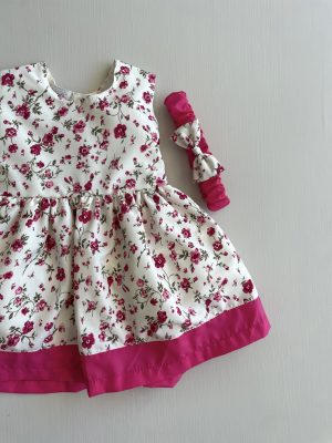 3361. Vestido beige con rosa y detalles de flor