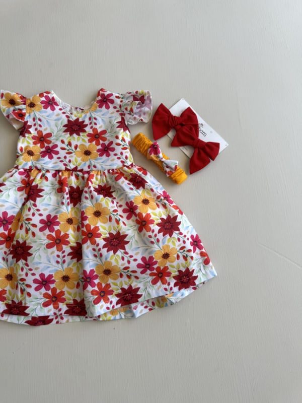 3369. Vestido de flores y colores con bandita