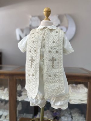 755. Ropon de nueva coleccion con detalle de cruz en estola bordada