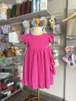 3387. Vestido rosa fucsia con detalle de olan en manga y bandita