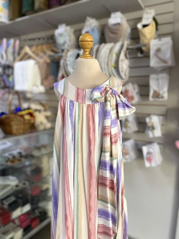 3407. Vestido de colores a rayas con detalle en el cuellito