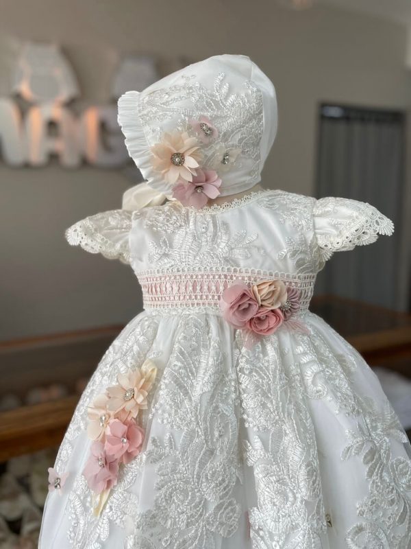 7193. Nuevo ropon con detalle de liston rosa y bordado