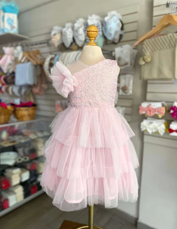 3471. Vestido de linea de fiesta en olanes de tul y lentejuelas