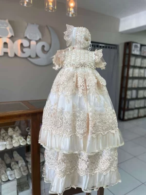 7221. Ropon desmontable extra largo, con tonalidades en rosa y encaje