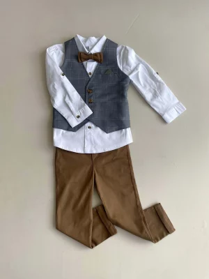 770. Conjunto cuatro piezas de chaleco gris oscuro a cuadros