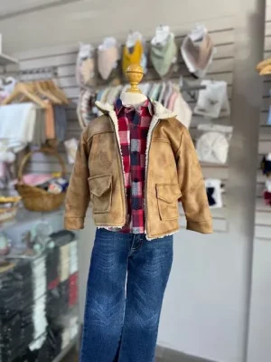 13007. Conjunto tres piezas de chamarrita beige