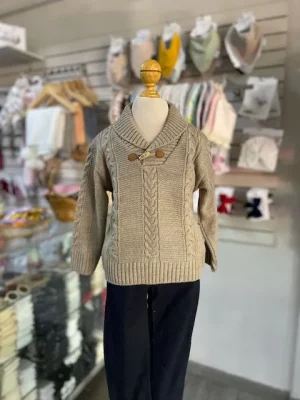 13012. Conjunto de sueter beige y pantalon