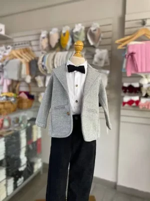 13013. Conjunto cuatro piezas de saco gris claro