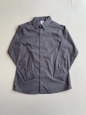 13024. Camisa gris oscuro