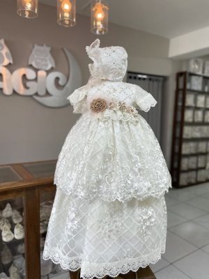 7271. Ropon desmontable con detalle de encaje en mangas y tul en tono rosa