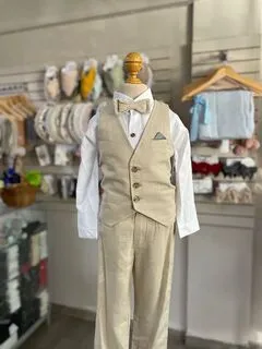 801. Conjunto cuatro piezas de chalequito beige