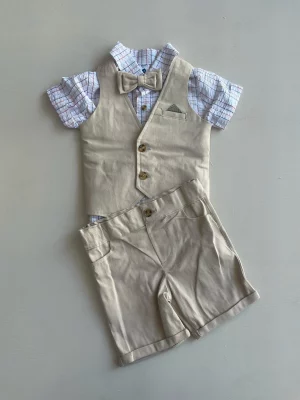805. Conjunto formal en beige cuatro piezas