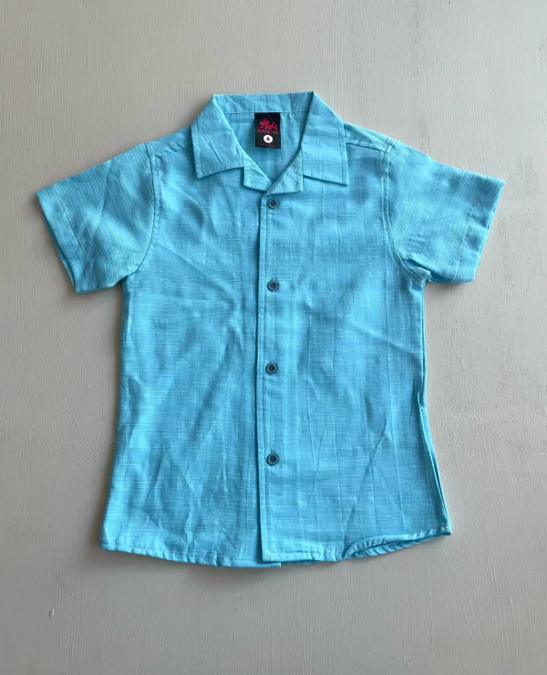 13046. Camisa azul cielo