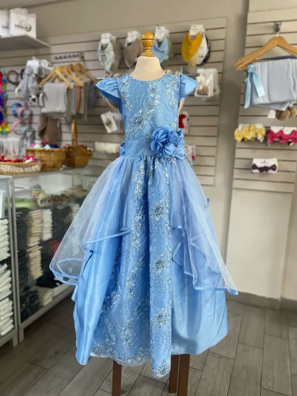 8139. Vestido azul y falda de tul escalonada